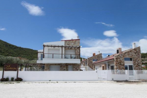 Petritis Villas, Nea Iraklitsa